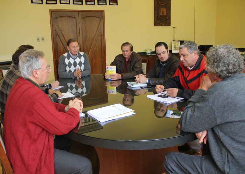 EXECUTIVO SE REÚNE COM NOVO SECRETÁRIO INTERINO DE OBRAS